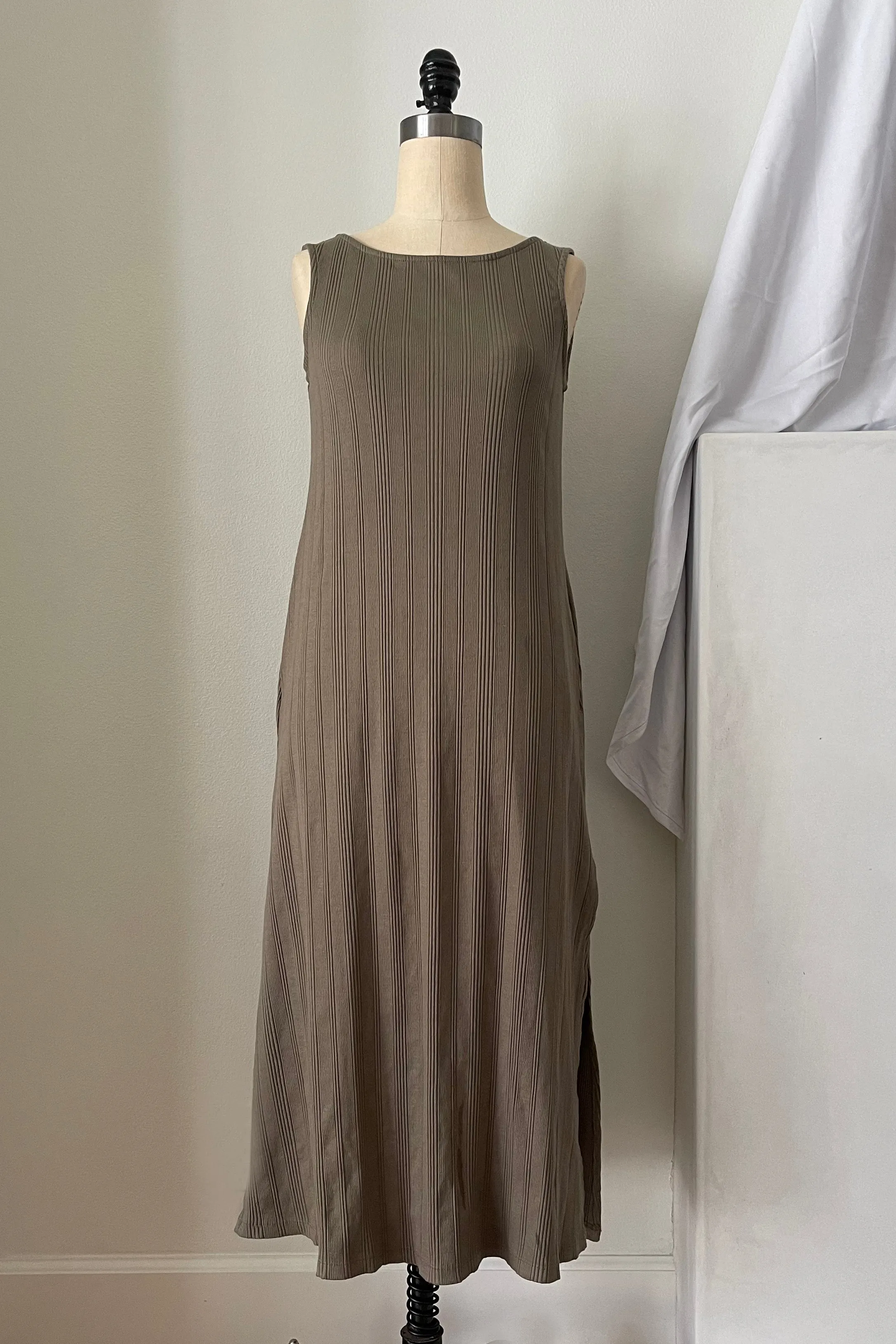 Fortuna Wide Rib Dress - Dark Umber