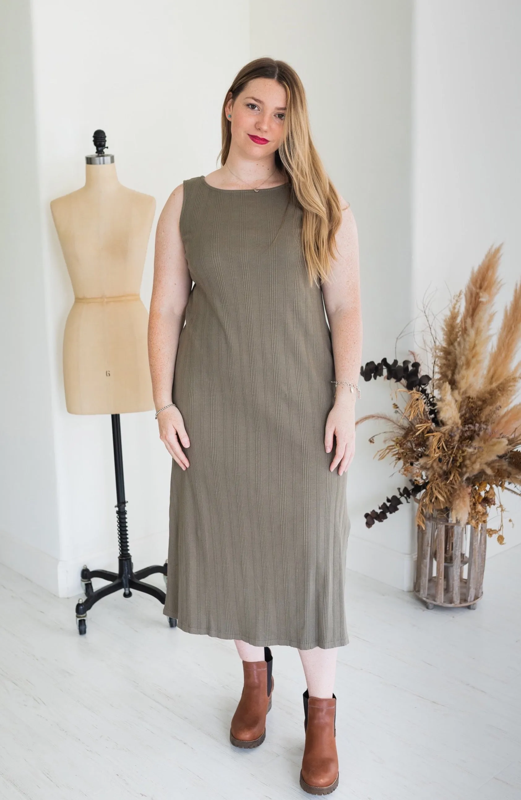 Fortuna Wide Rib Dress - Dark Umber