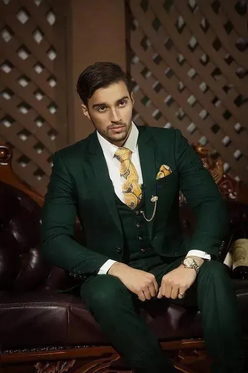 Hunter Green Men Suits Blazer Groom Tuxedos Notch Lapel Slim Fit Bridegroom Formal Wear Best Mens Suit For Weddings (Jacket Pants Vest)