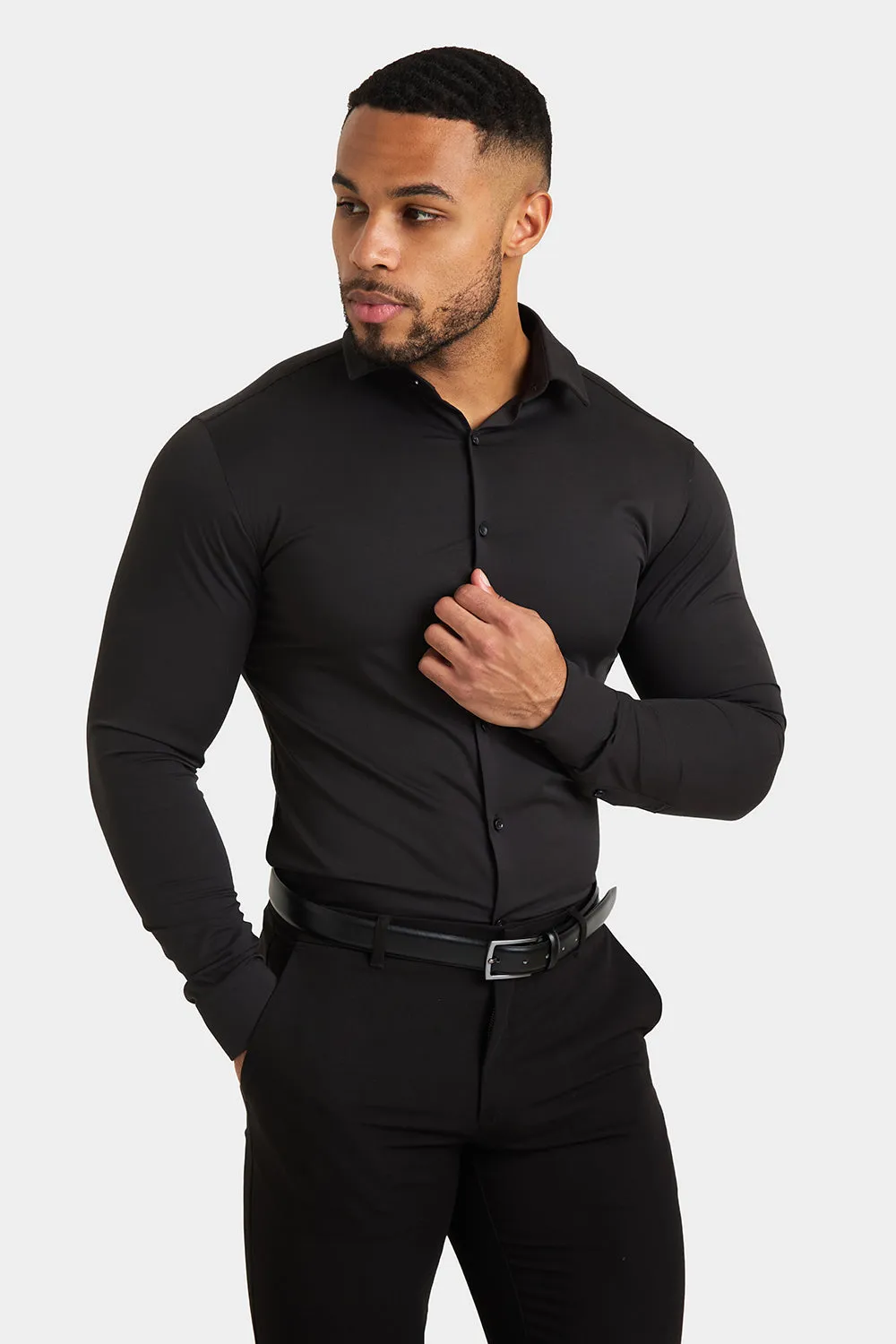 Muscle Fit Dress Shirt in Black