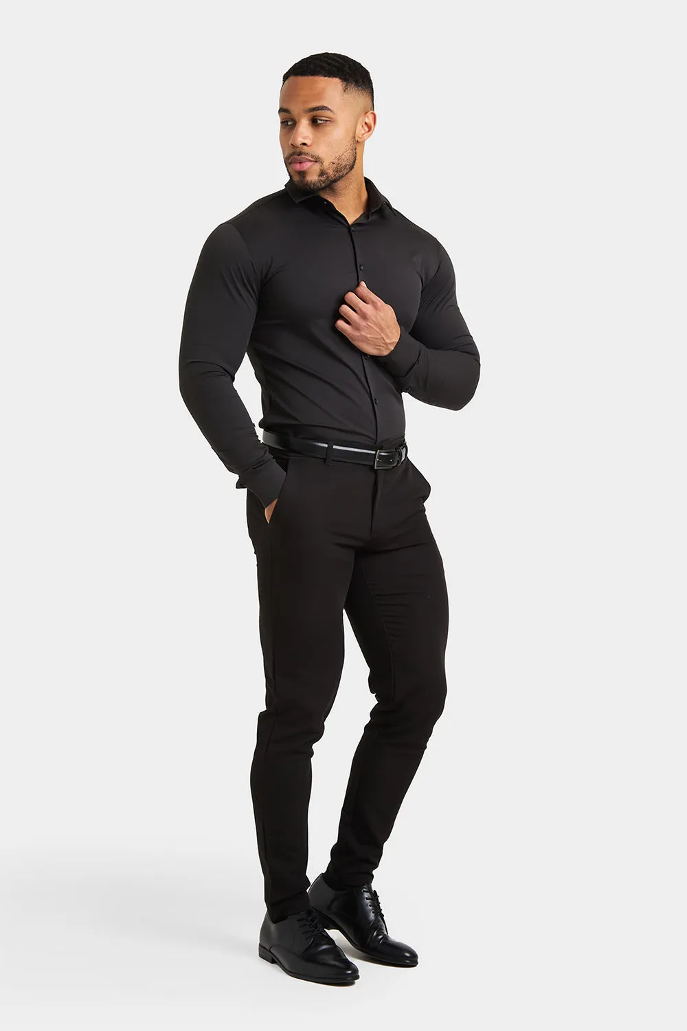 Muscle Fit Dress Shirt in Black