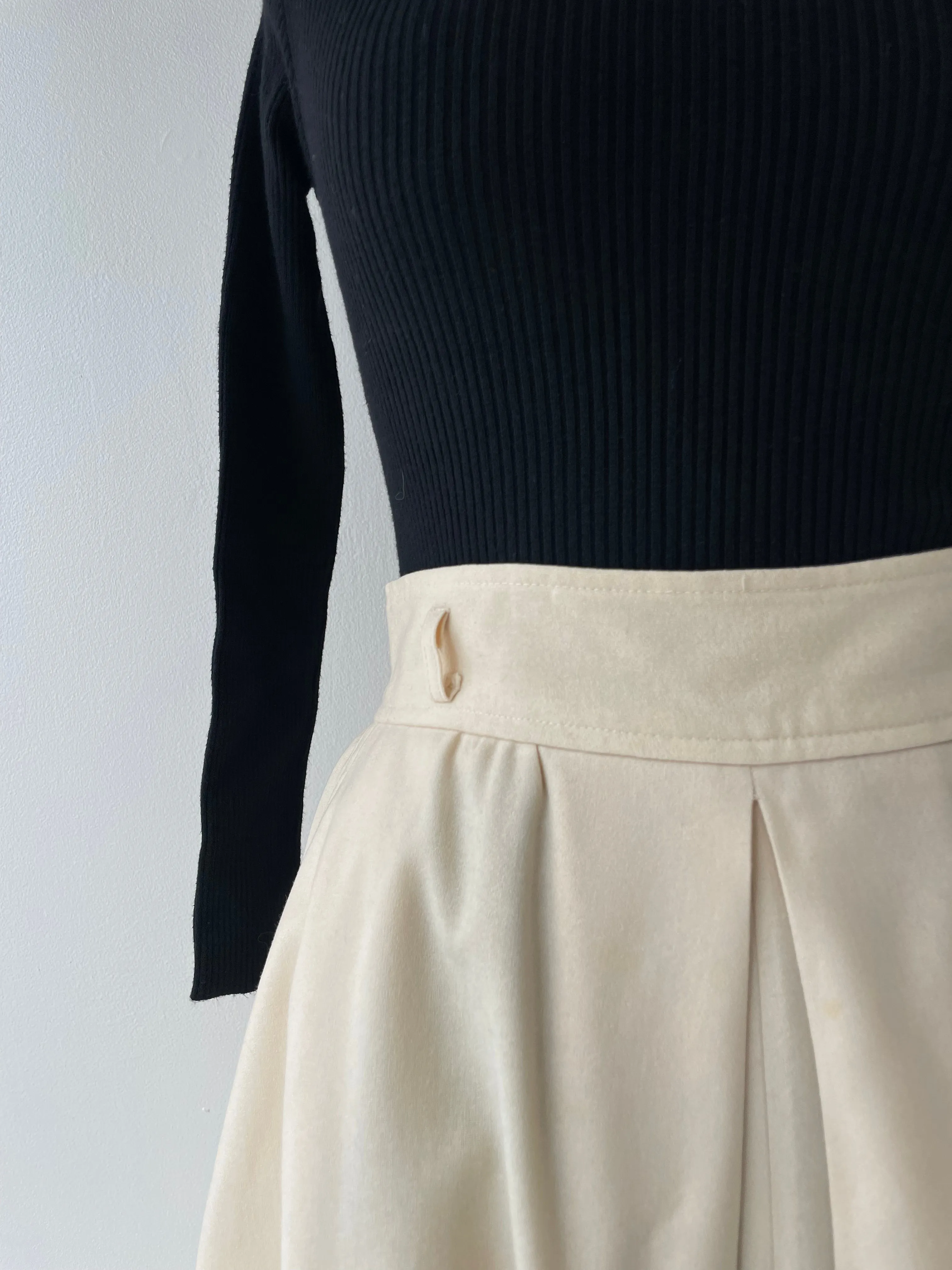 Pearl Wool Skirt | 1970s