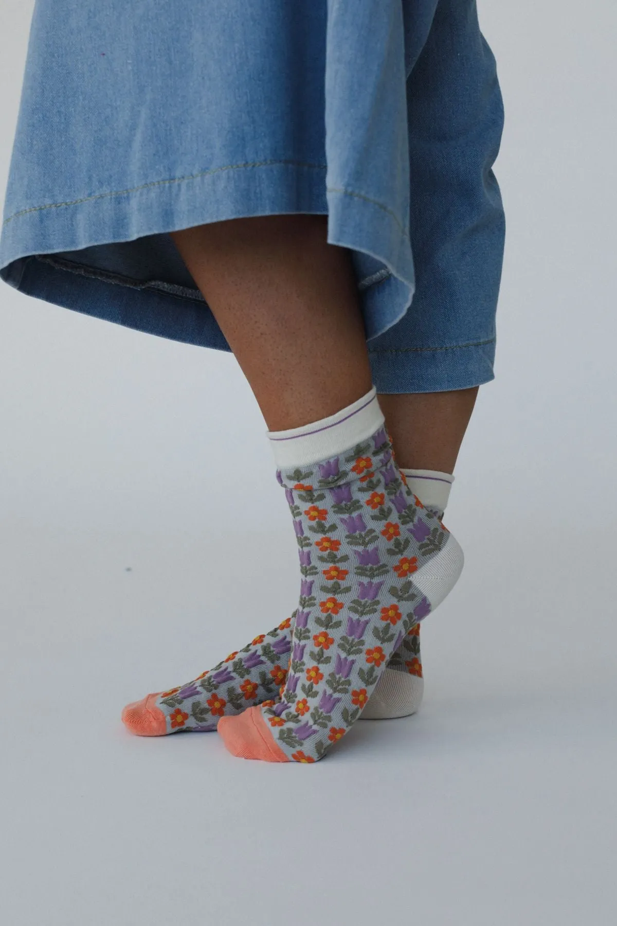 Sunny Bloom Socks - Gray