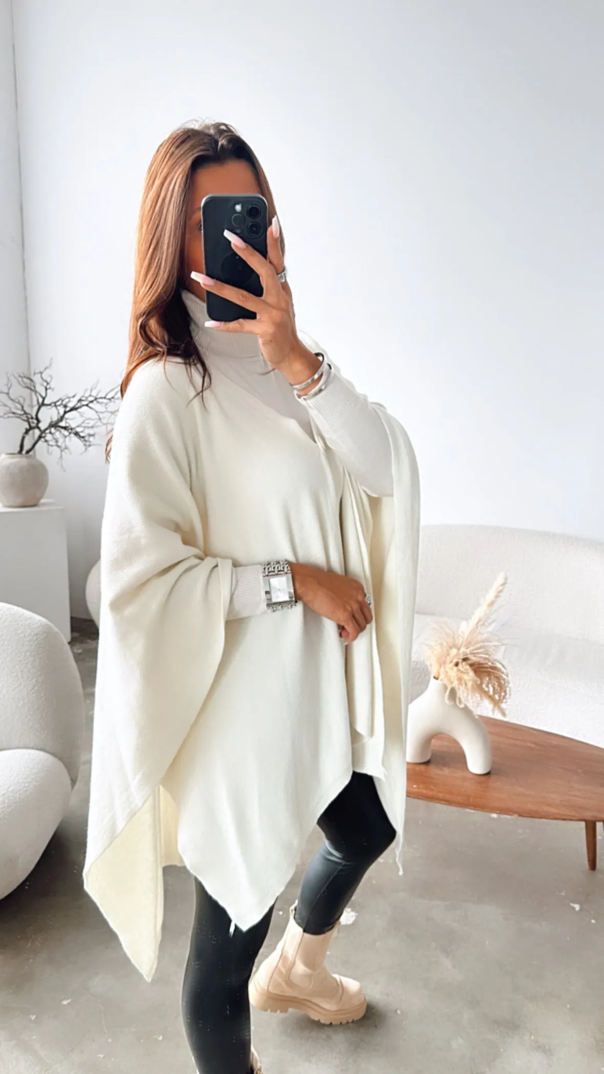 ultra weiter und weicher Strick Poncho / creme Art. 7509