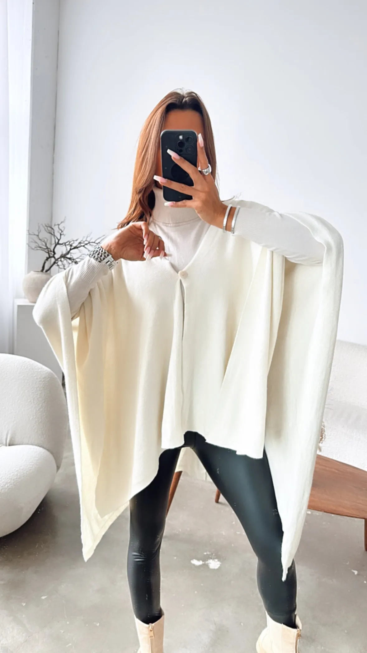 ultra weiter und weicher Strick Poncho / creme Art. 7509