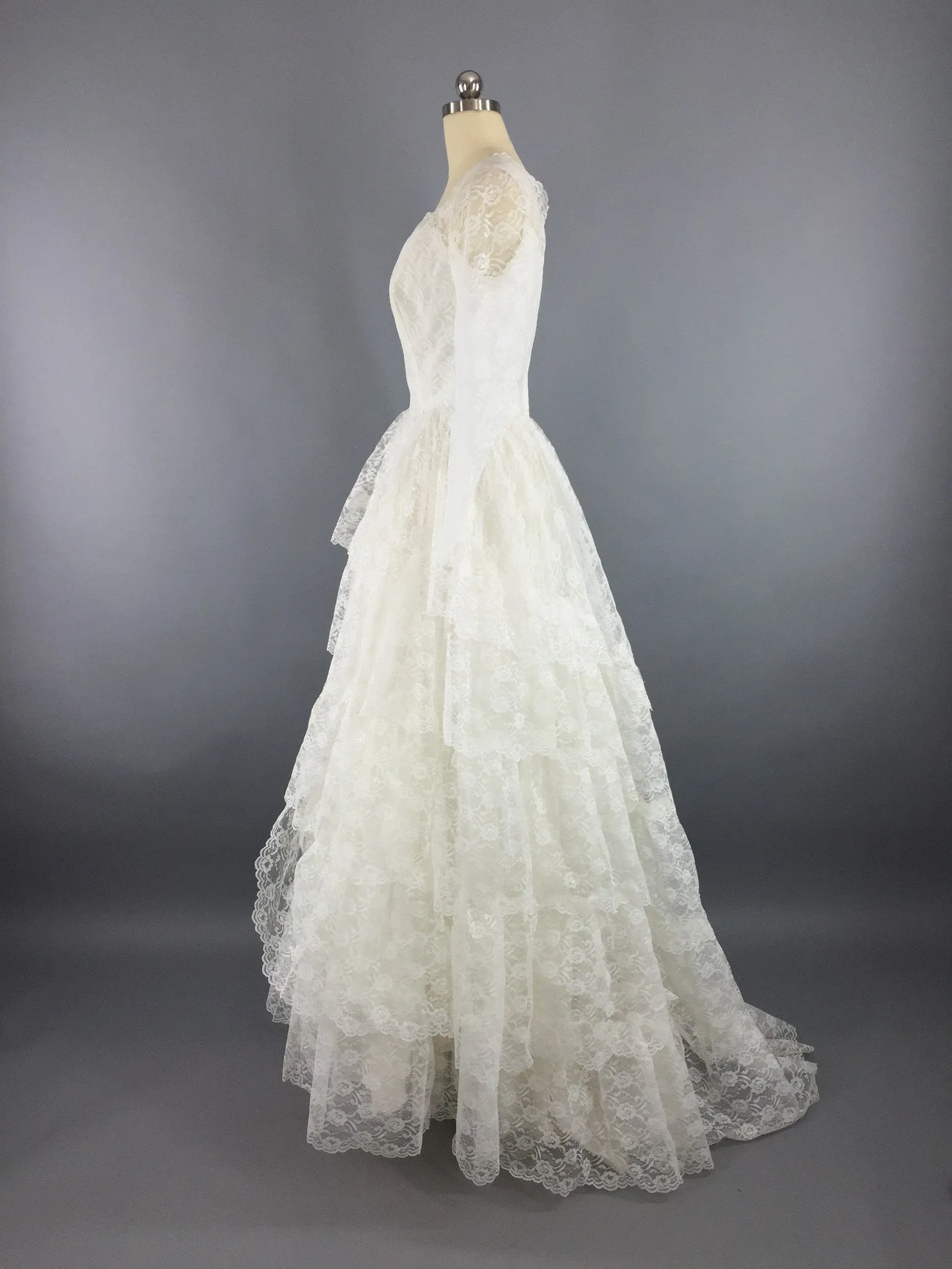 Vintage 1950s Wedding Dress / Tiered Lace Bridal Gown